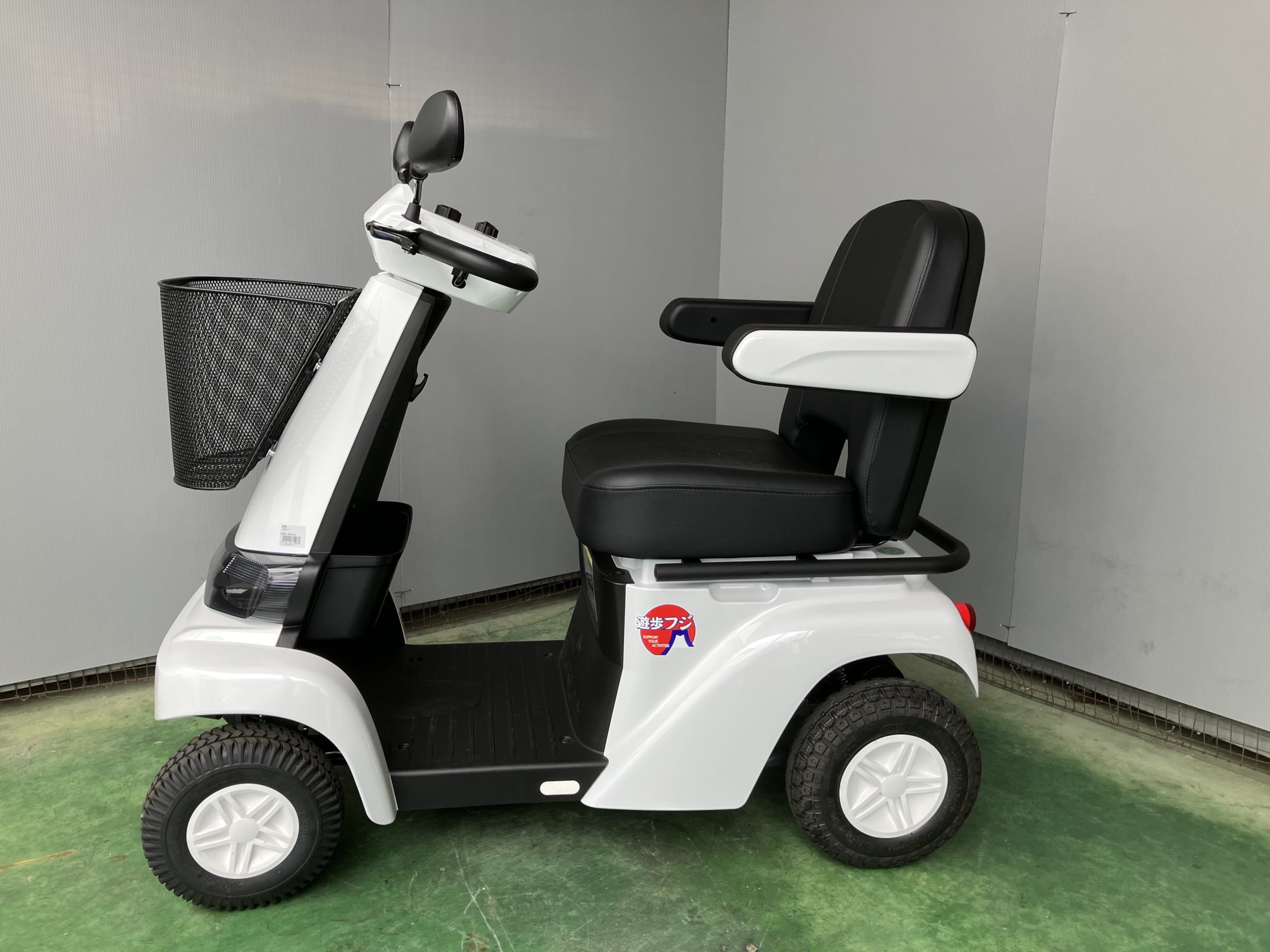 電動四輪カート シニアカー セリオ 遊歩フジ ホワイト【 只今入荷未定